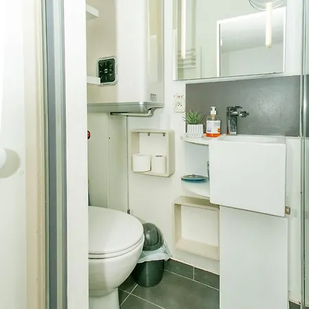 Champs Elysees & Arc De Triomphe - Cityapartmentstay *