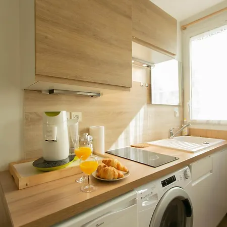 Champs Elysees & Arc De Triomphe - Cityapartmentstay Párizs