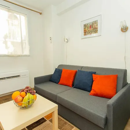Champs Elysees & Arc De Triomphe - Cityapartmentstay * Párizs